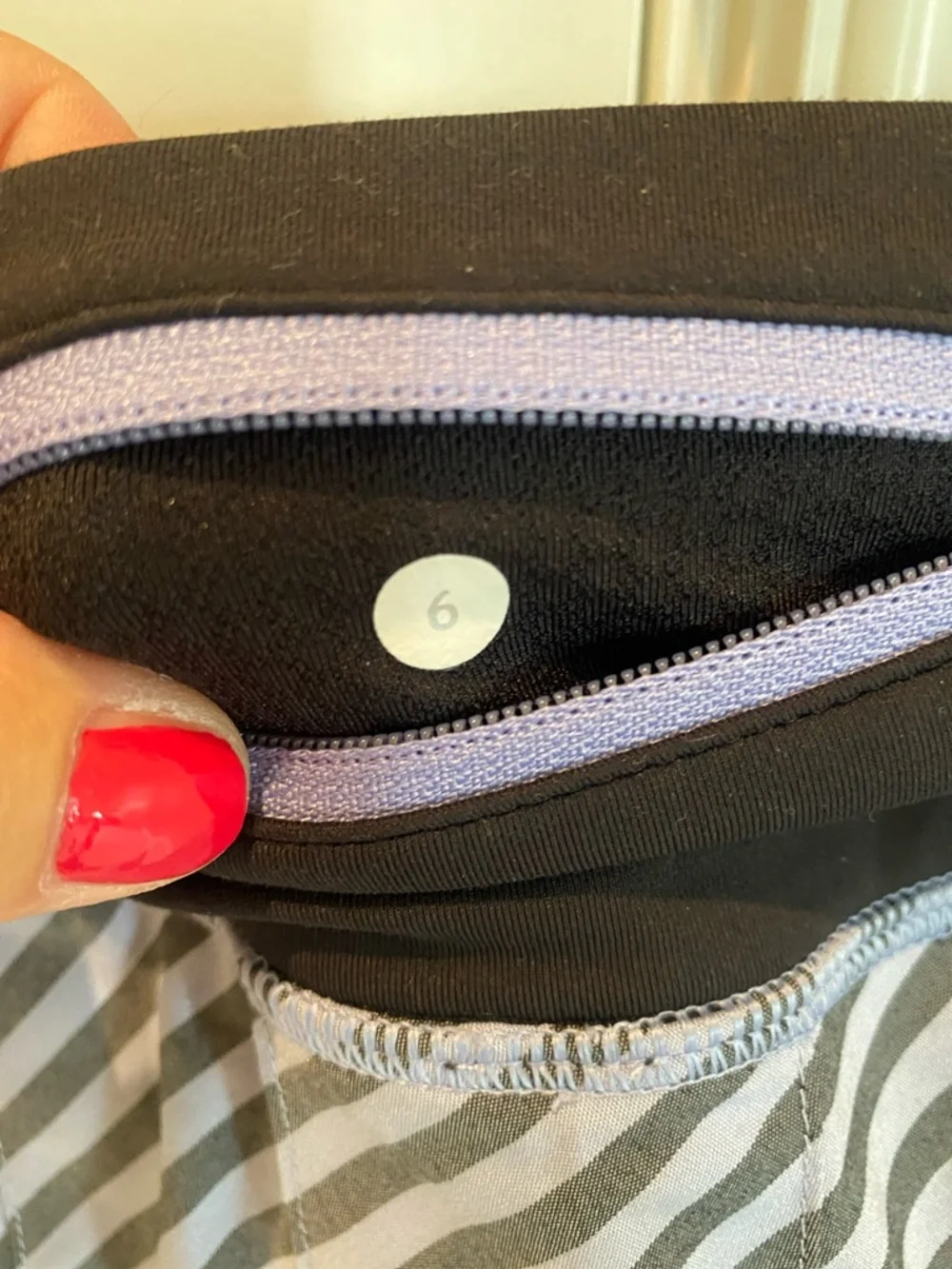 Rare Lululemon pacesetter skirt, blue and black striped - size 6 tall - Picture 3 of 4